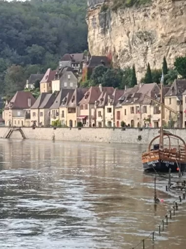 Location de canoë à la demi journée en hiver à La Roque-Gageac, Sarlat-la-Canéda, Le Canoë’Bar Dordogne
