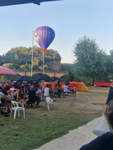Excursions en canoë dans le Périgord, Sarlat-la-Canéda, Le Canoë’Bar Dordogne