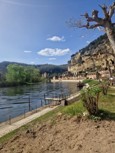 Location de canoë en Dordogne, Sarlat-la-Canéda, Le Canoë’Bar Dordogne