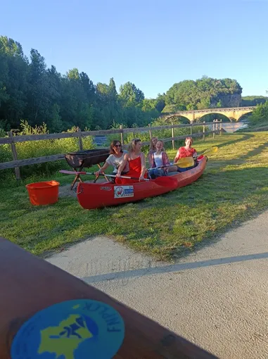 canoë à 30min de souillac , Sarlat-la-Canéda, Le Canoë’Bar Dordogne