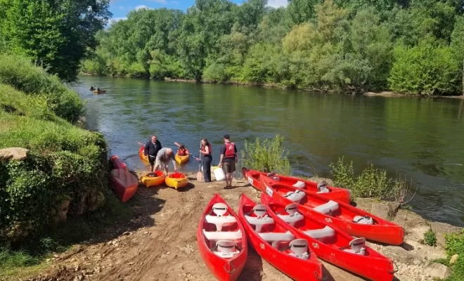location de canoë sur la rivière Dordogne à l'année, Sarlat-la-Canéda, Le Canoë’Bar Dordogne